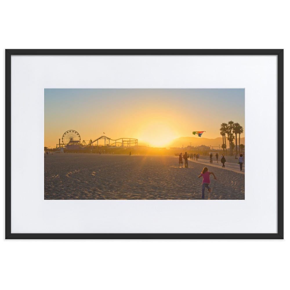 Santa-Monica-City-in-California-Photography-matte-paper-framed-poster-with-mat-black-61x91-cm-transparent-NK-Iconic