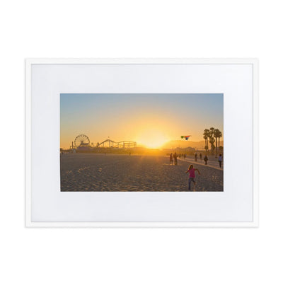 Santa-Monica-City-in-California-Photography-matte-paper-framed-poster-with-mat-white-50x70-cm-transparent-NK-Iconic